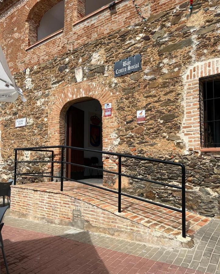 Suenos De Monfrague Vendégház Torrejón el Rubio Kültér fotó